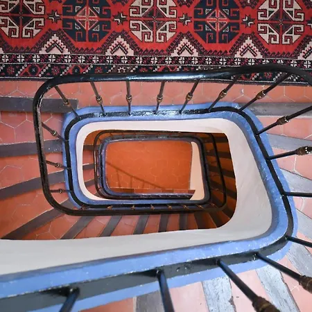 La Cachette Du Comte *