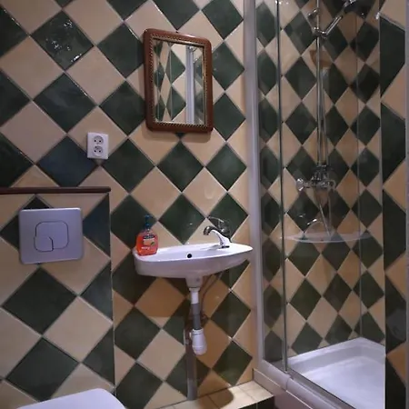 La Cachette Du Comte Bed & Breakfast *